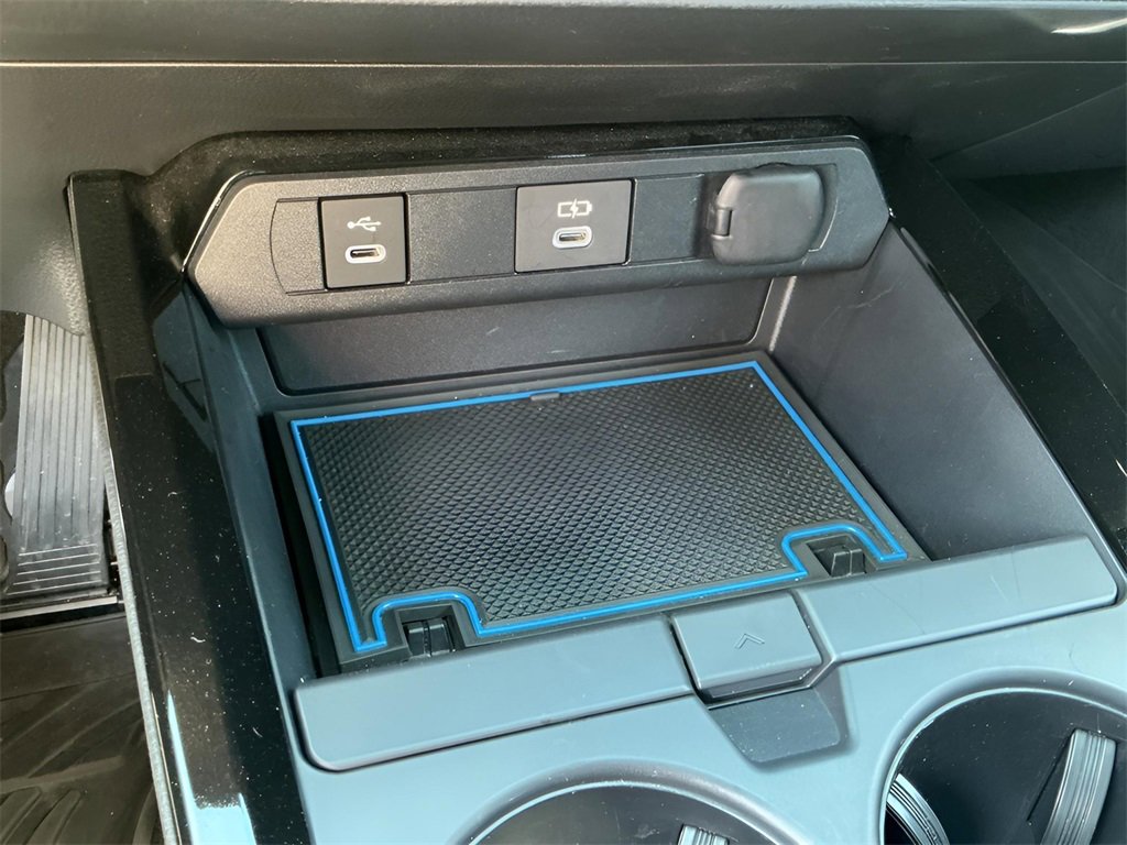 Used 2023 Toyota Prius LE image 39