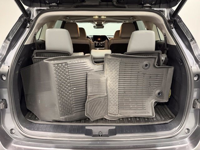 Used 2023 Toyota Highlander XLE FWD image 36