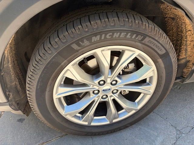 Certified 2023 Ford Explorer XLT w/ Equipment Group 202A AWD/4WD image 12