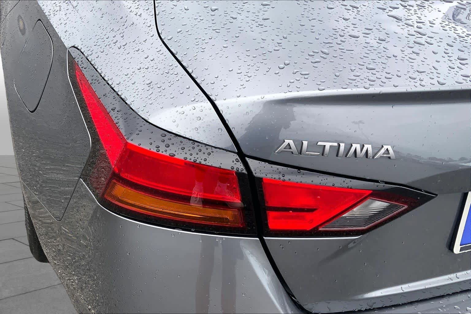 Used 2025 Nissan Altima 2.5 SV FWD image 28
