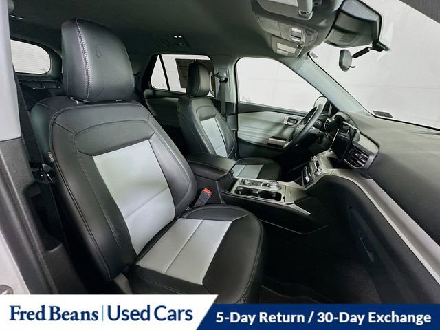 Certified 2023 Ford Explorer XLT image 30