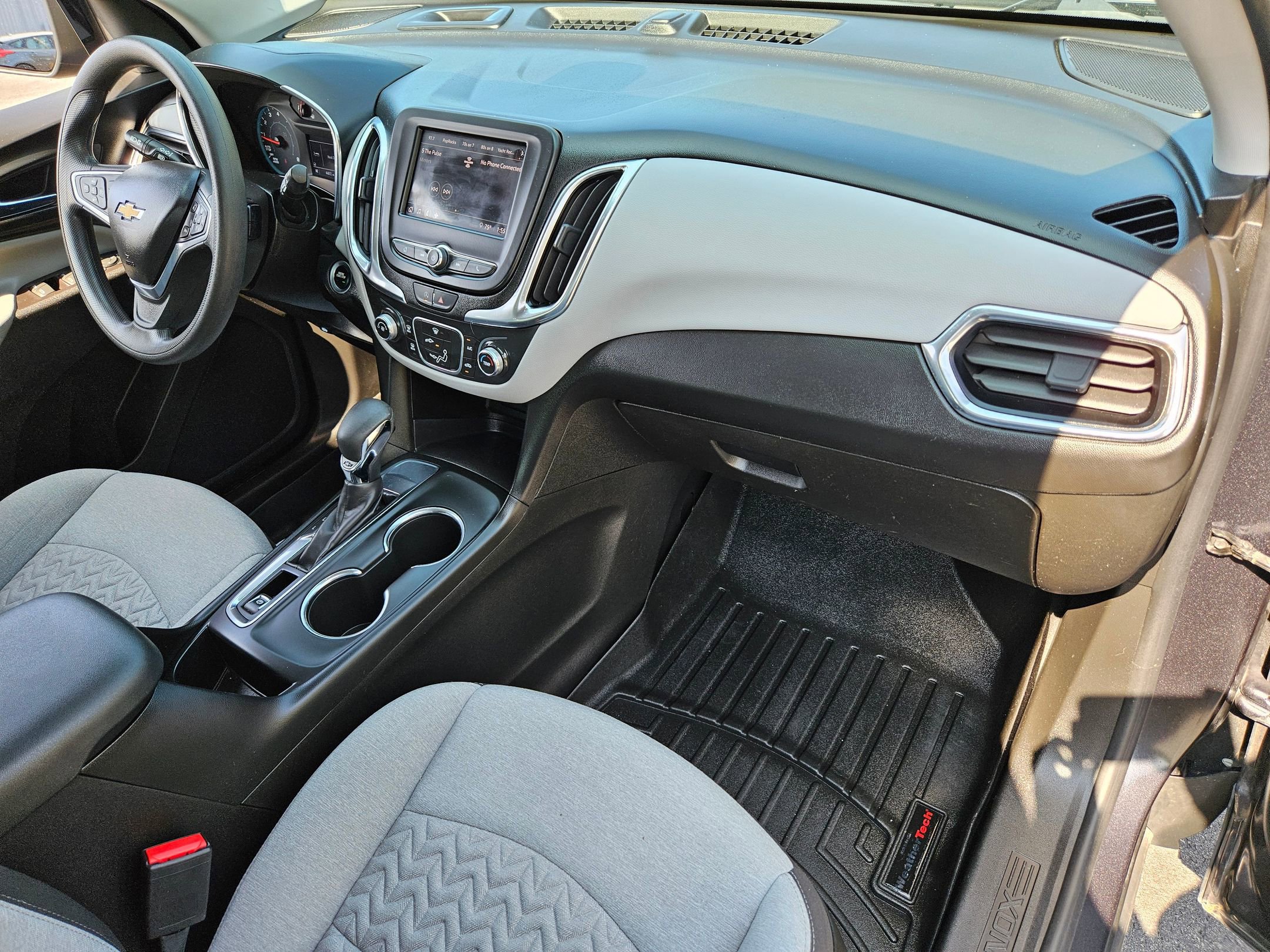 Used 2022 Chevrolet Equinox LS image 24