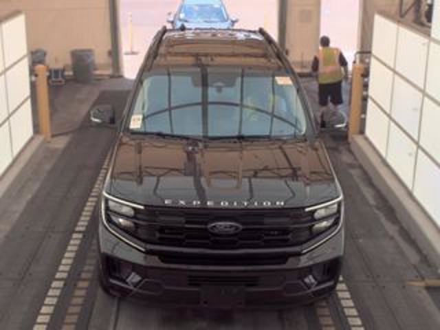 Certified 2025 Ford Expedition Active AWD/4WD video 2