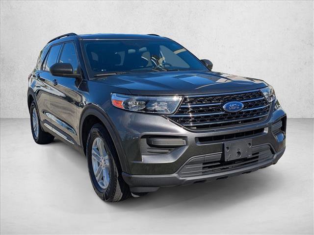 Certified 2020 Ford Explorer XLT image 3