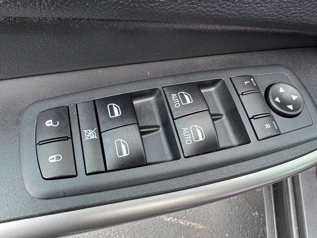 Used 2020 Jeep Cherokee High Altitude AWD/4WD image 23