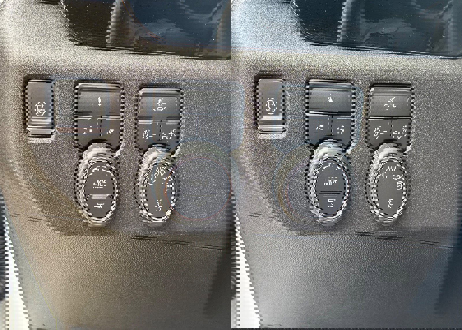 Used 2024 Chevrolet Silverado 2500 LT w/ Z71 Off-Road Package image 28