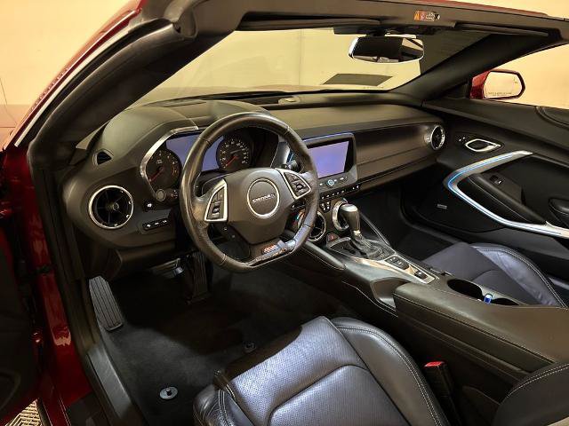 Used 2018 Chevrolet Camaro SS RWD image 6