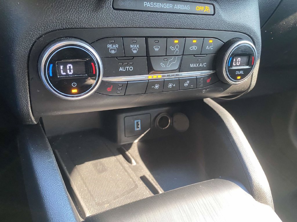Certified 2020 Ford Escape Titanium AWD/4WD image 27