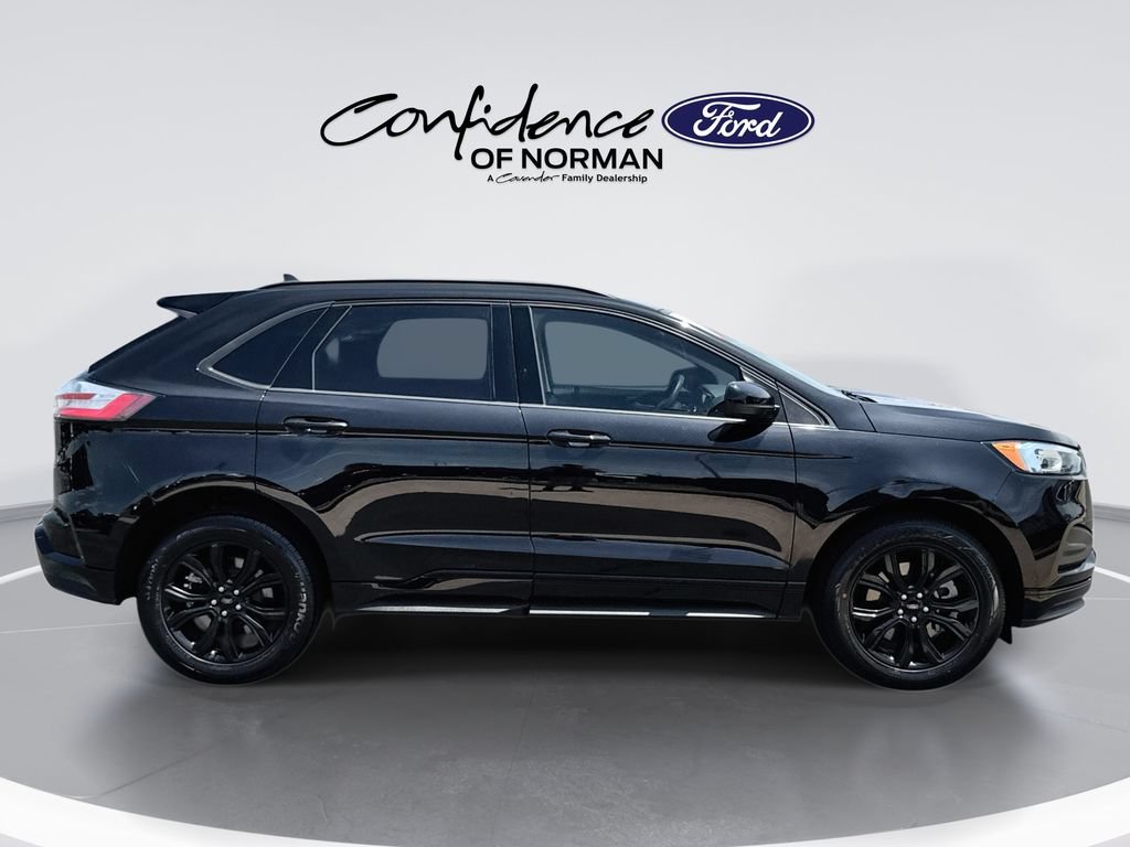 Certified 2024 Ford Edge SE w/ Black Appearance Package AWD/4WD image 10