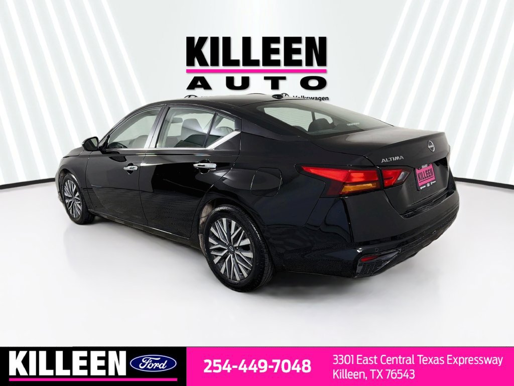 Used 2025 Nissan Altima 2.5 SV FWD image 7
