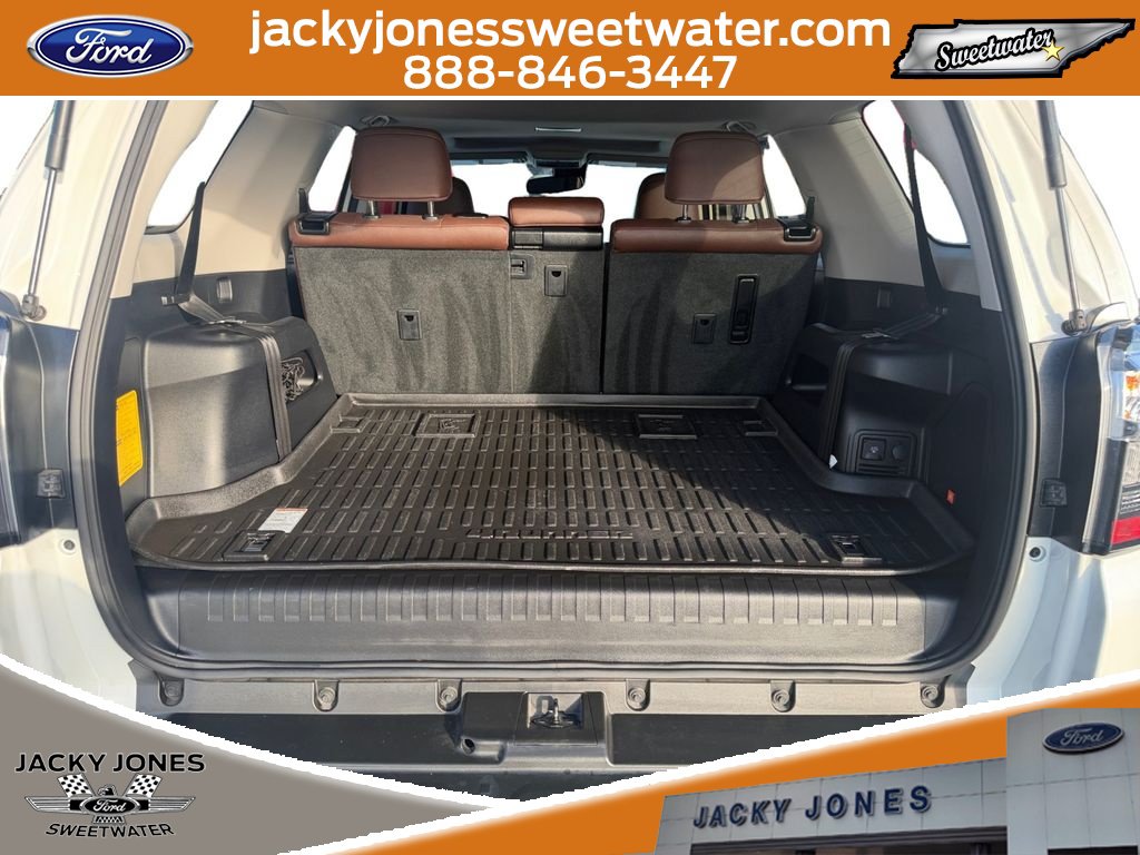 Used 2022 Toyota 4Runner Limited AWD/4WD image 19