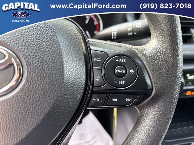 Used 2025 Toyota RAV4 LE AWD/4WD image 23