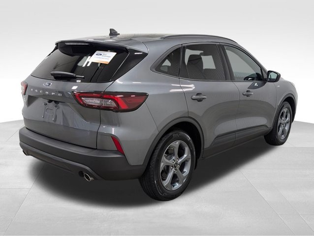 Certified 2025 Ford Escape ST-Line w/ Cold Weather Package FWD image 18