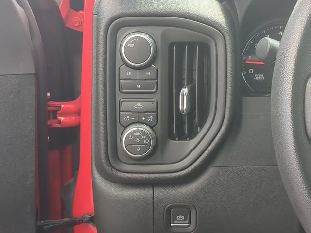 Used 2022 Chevrolet Silverado 2500 Custom w/ Custom Value Package AWD/4WD image 19