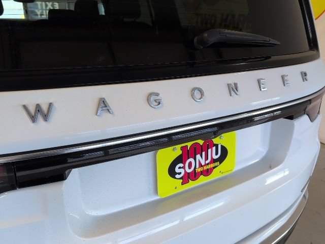 Used 2023 Jeep Wagoneer Series II AWD/4WD image 42