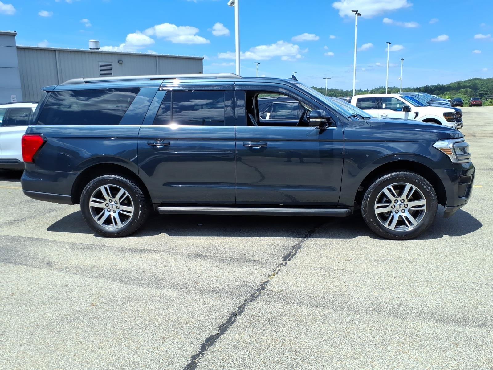 Certified 2024 Ford Expedition Max XLT AWD/4WD image 3