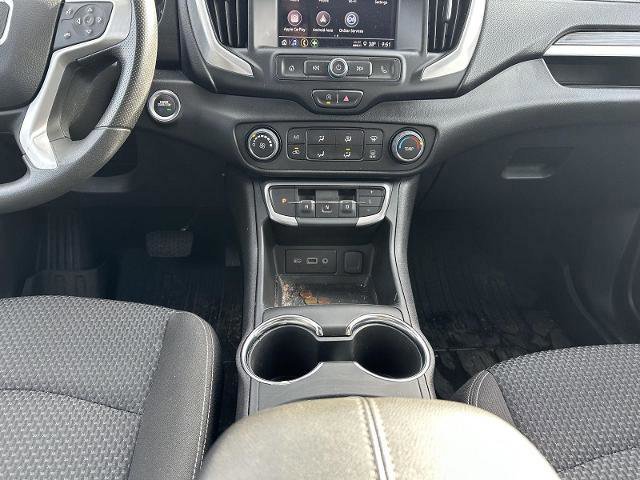 Used 2024 GMC Terrain SLE w/ Elevation Edition image 27