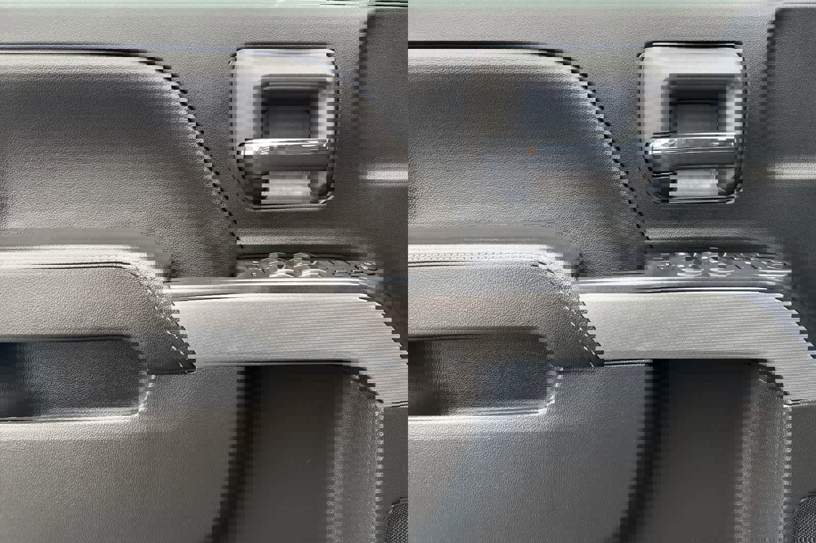 Used 2018 Chevrolet Silverado 1500 LT w/ All Star Edition image 12