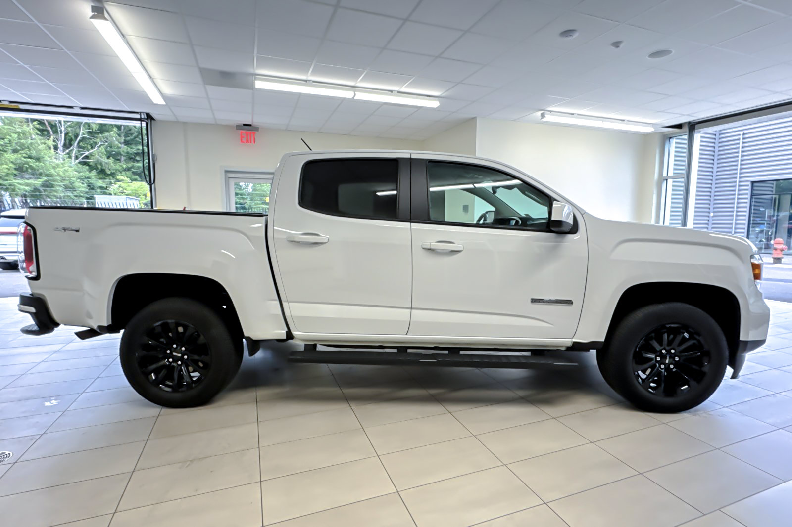 Used 2021 GMC Canyon Elevation w/ High Elevation Package AWD/4WD image 3