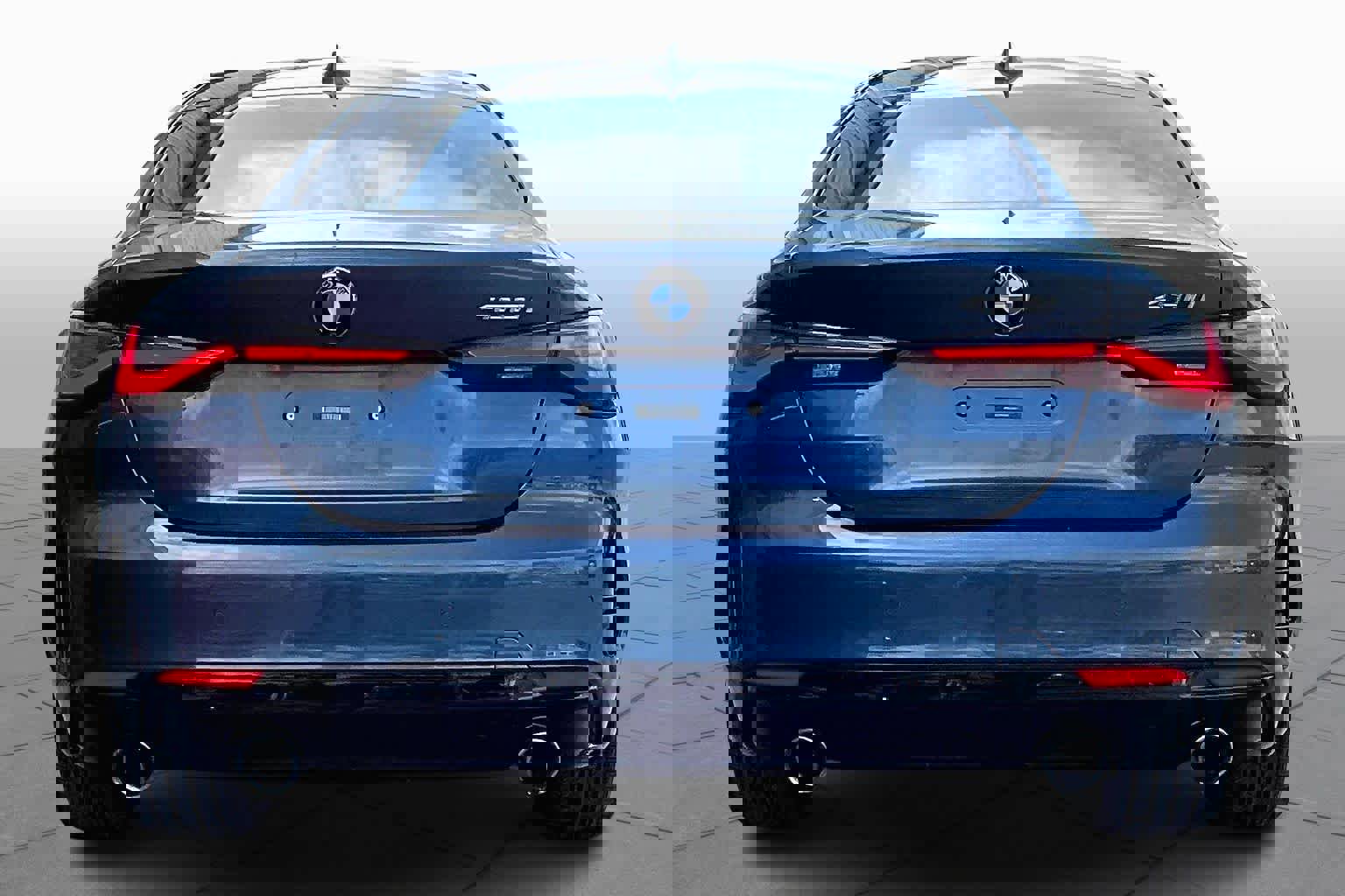 Used 2021 BMW 430i Coupe w/ Convenience Package image 3