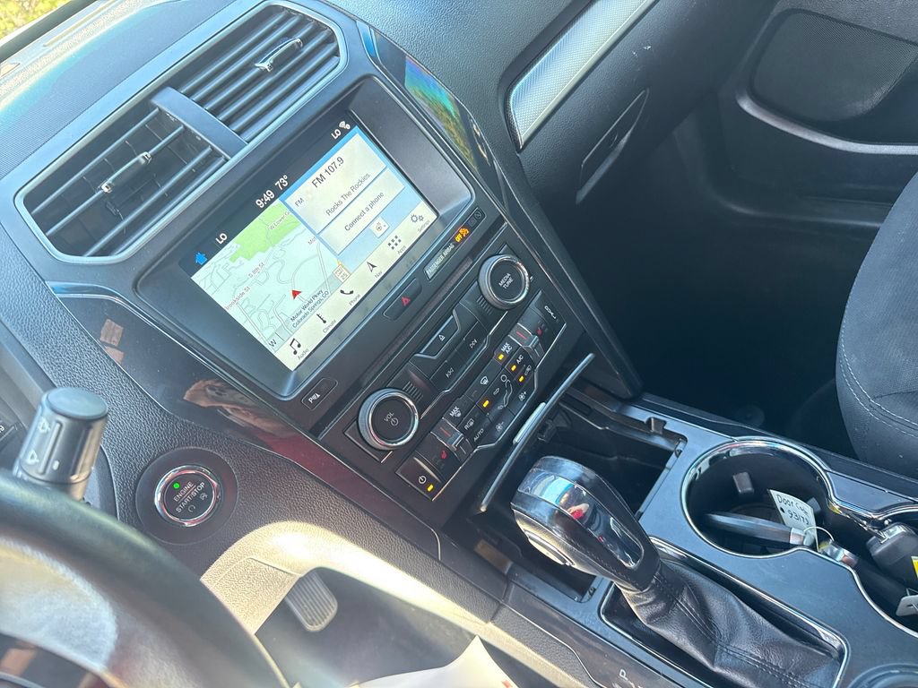 Certified 2018 Ford Explorer XLT w/ Equipment Group 201A AWD/4WD image 18