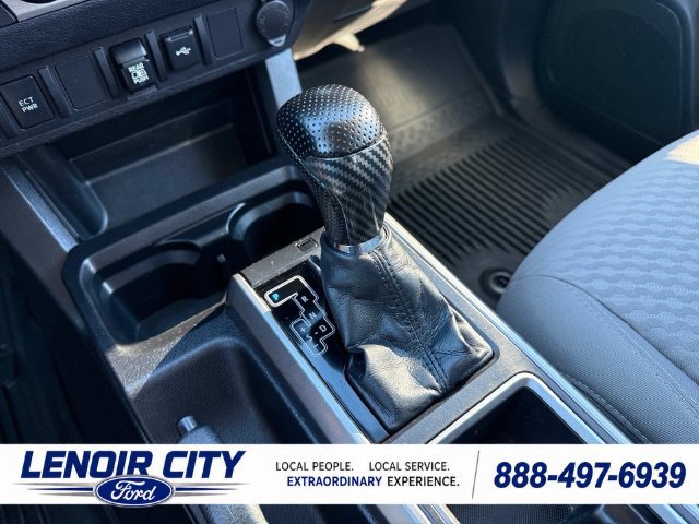 Used 2021 Toyota Tacoma SR5 AWD/4WD image 35