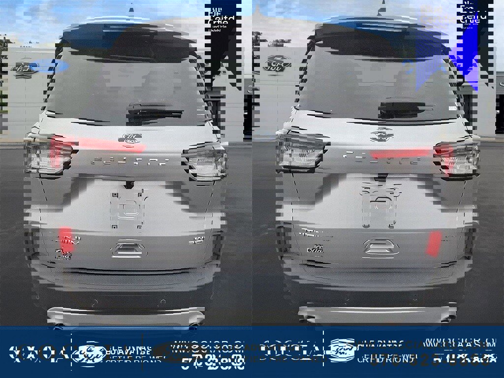 Certified 2022 Ford Escape Titanium image 4