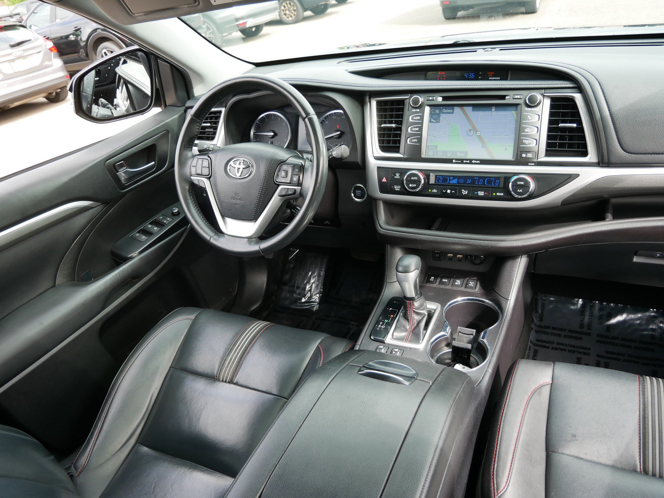 Used 2019 Toyota Highlander SE AWD/4WD image 9