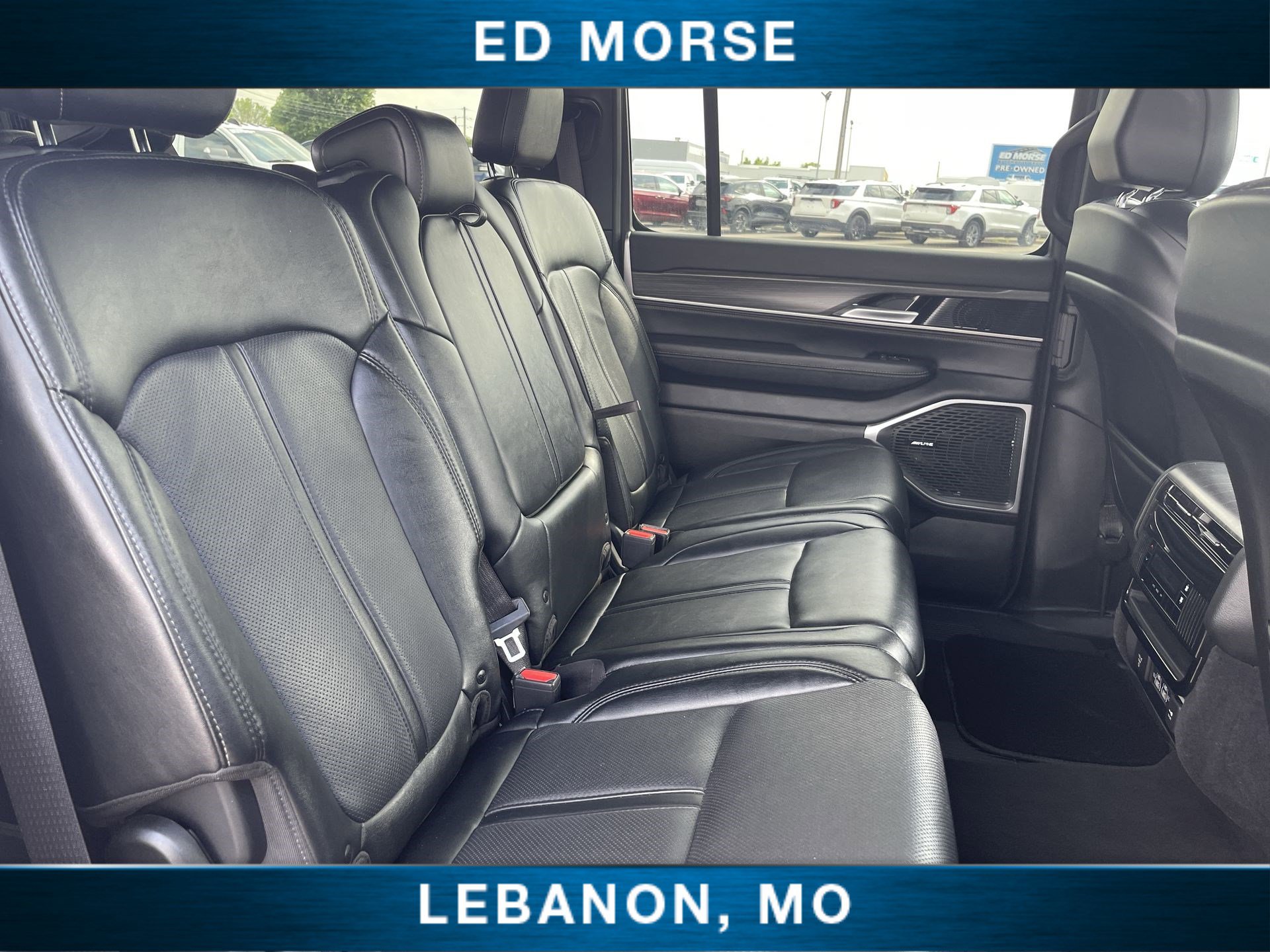 Used 2024 Jeep Wagoneer L Series II AWD/4WD image 24