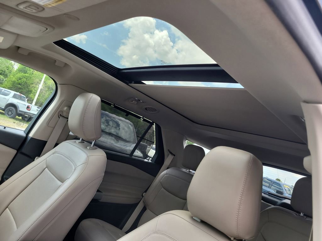 Certified 2022 Ford Explorer Limited w/ Equipment Group 301A image 20