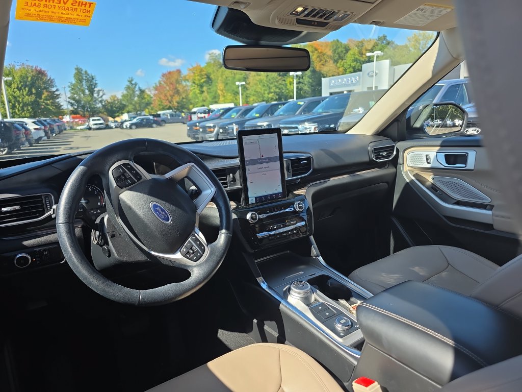 Certified 2023 Ford Explorer Limited w/ Limited Technology Package AWD/4WD image 18
