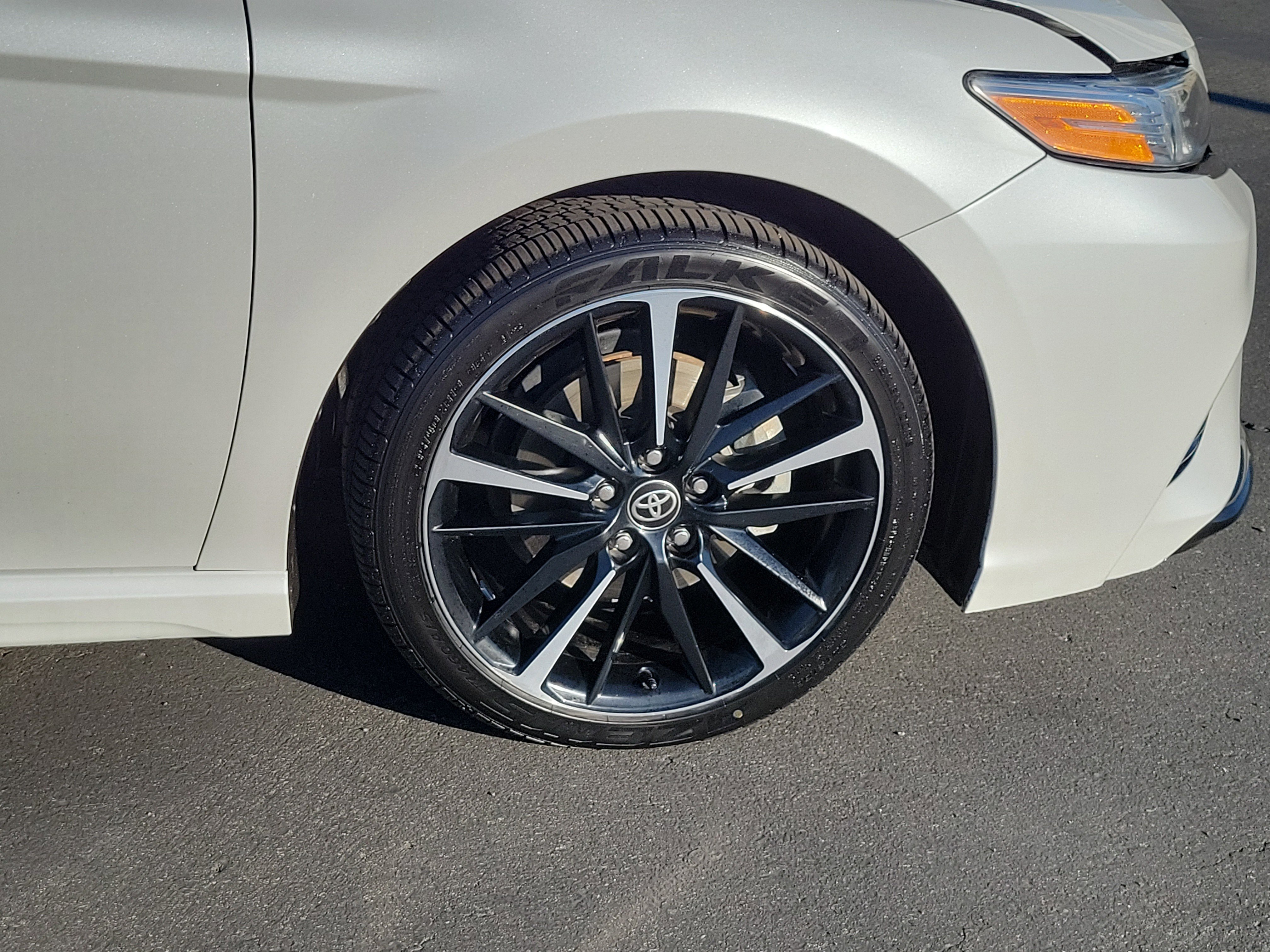 Used 2020 Toyota Camry XSE FWD image 14