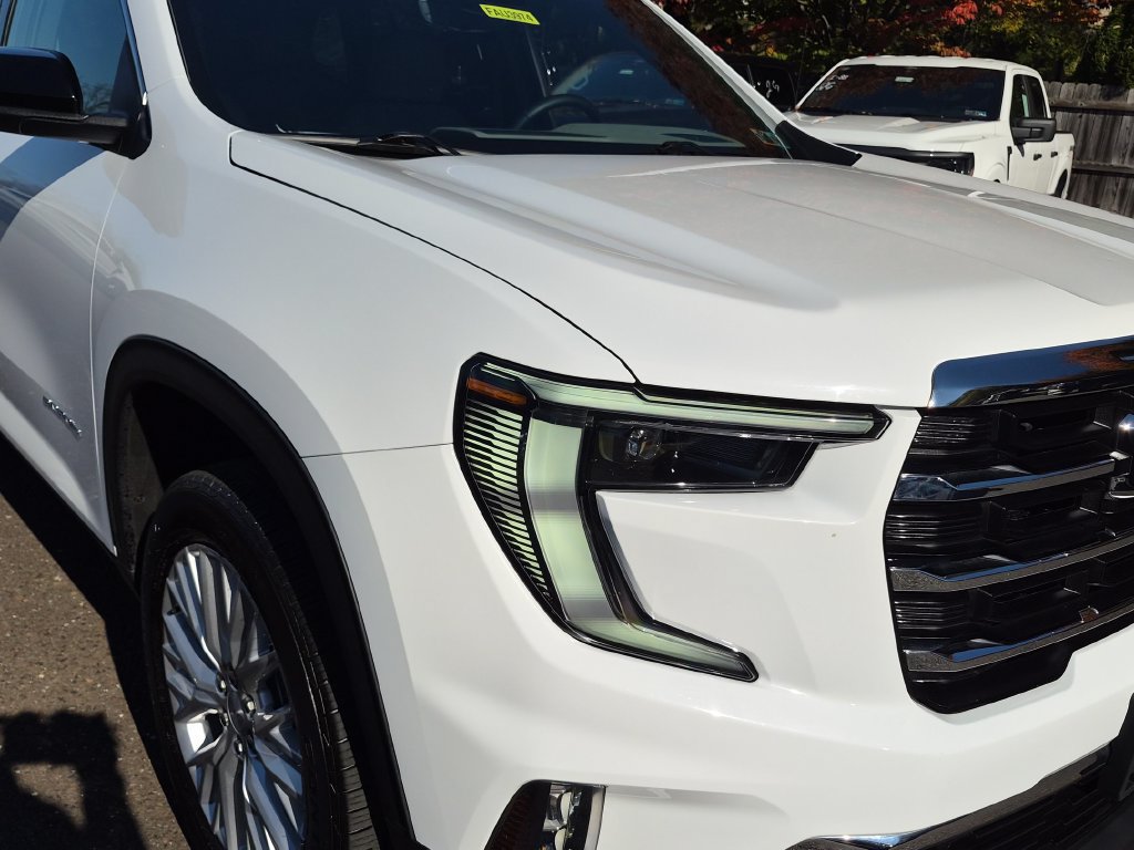 Used 2026 GMC Acadia Elevation w/ Elevation Premium Package FWD image 17