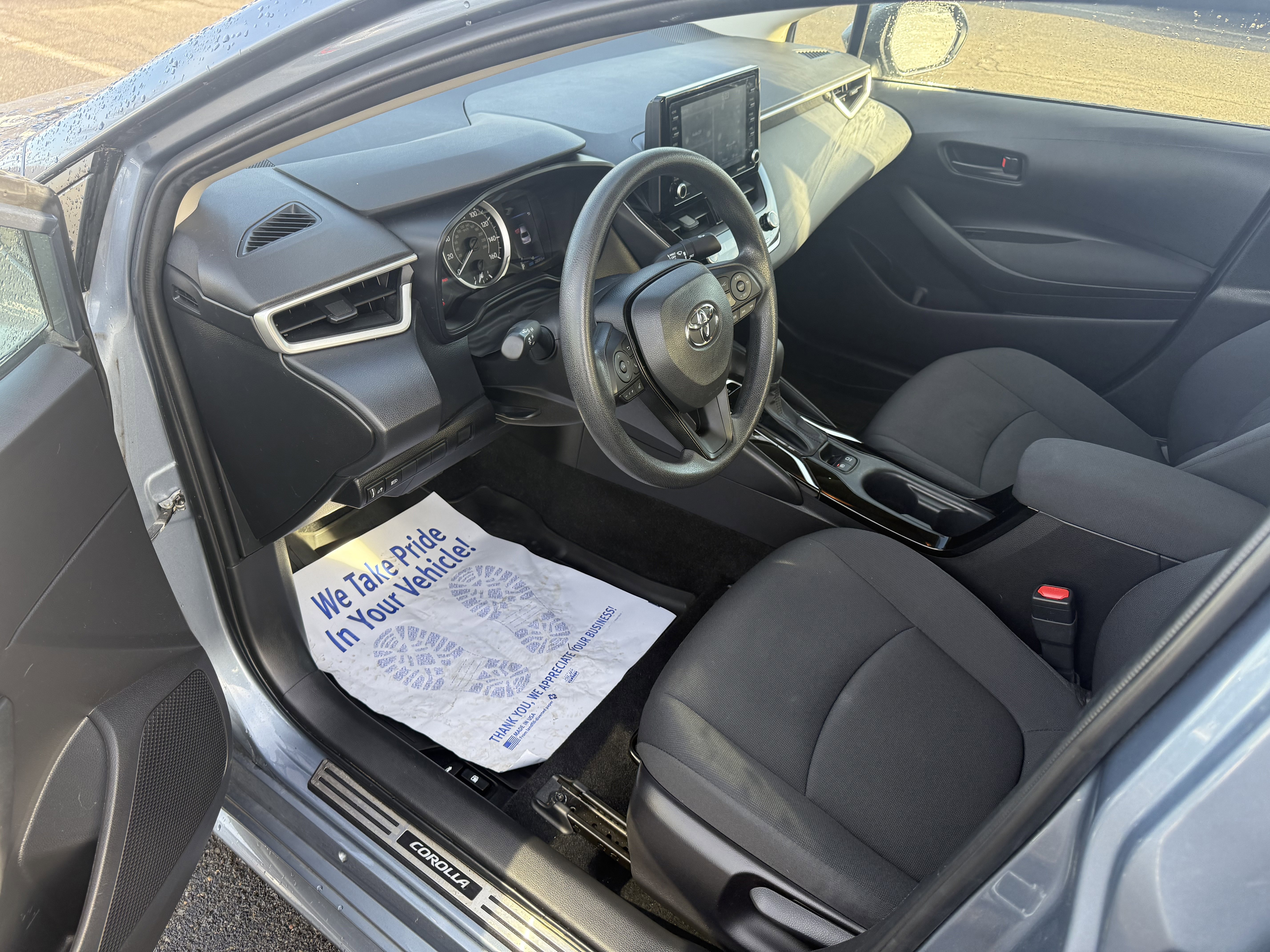 Used 2022 Toyota Corolla LE image 7