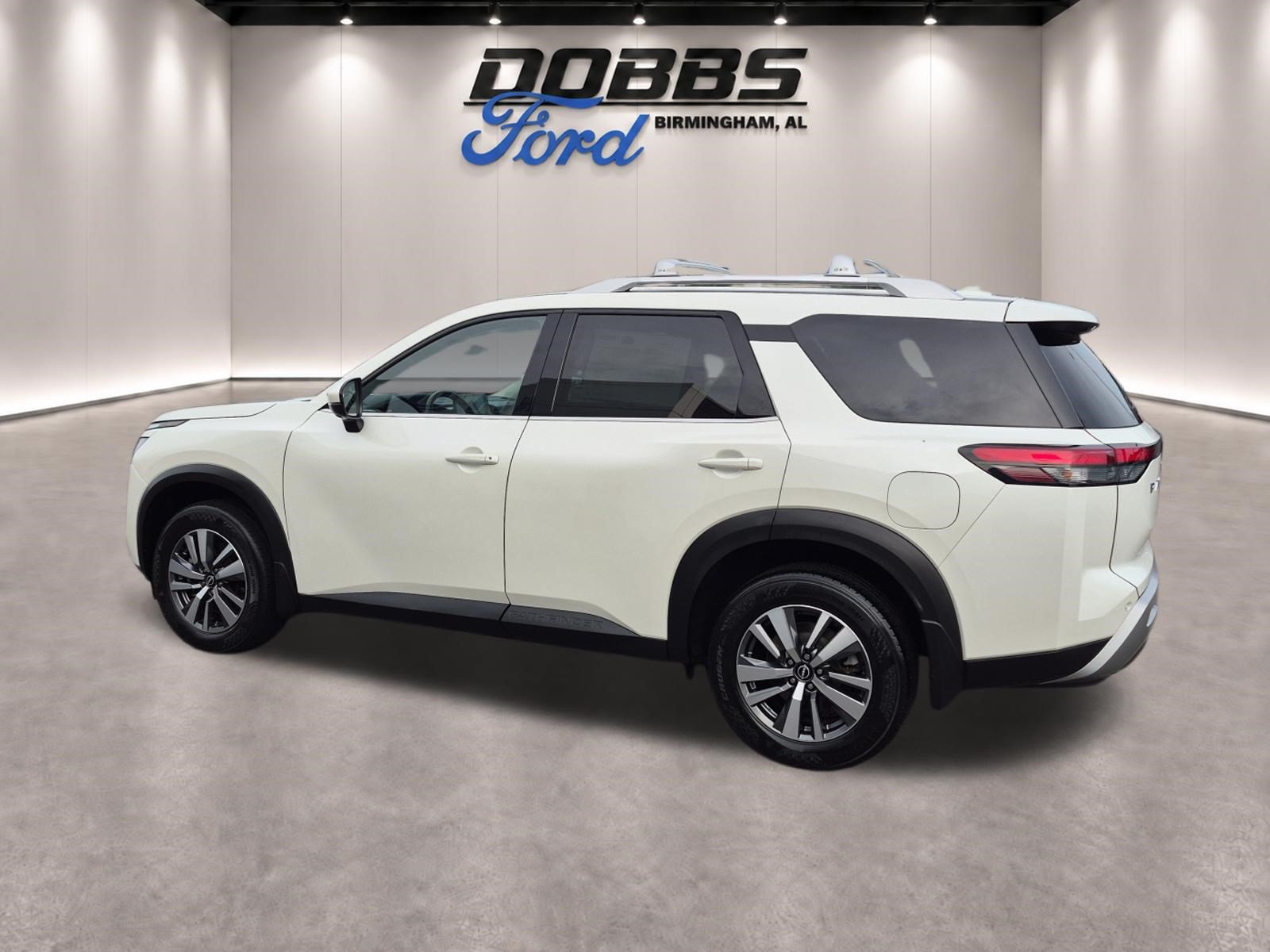 Used 2024 Nissan Pathfinder SL AWD/4WD image 5
