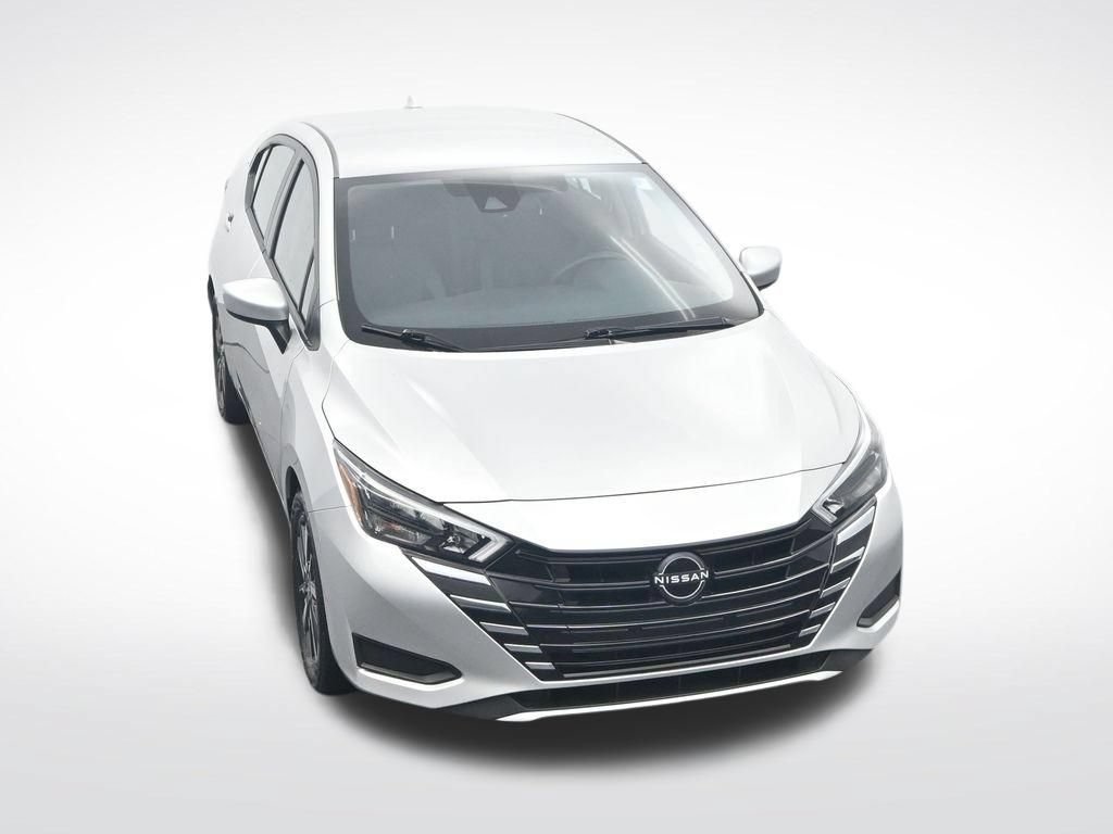 Used 2025 Nissan Versa SV FWD image 30