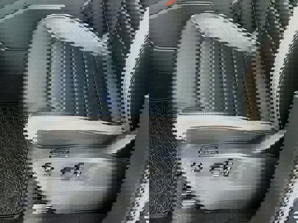 Used 2021 Volkswagen Atlas SEL Premium image 32