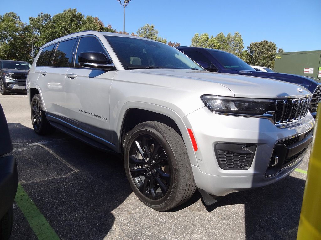 Used 2021 Jeep Grand Cherokee L Overland w/ Advanced Protech Group III image 2