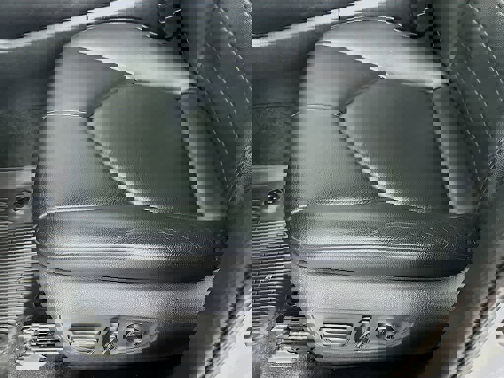 Used 2020 Toyota Highlander XLE image 29