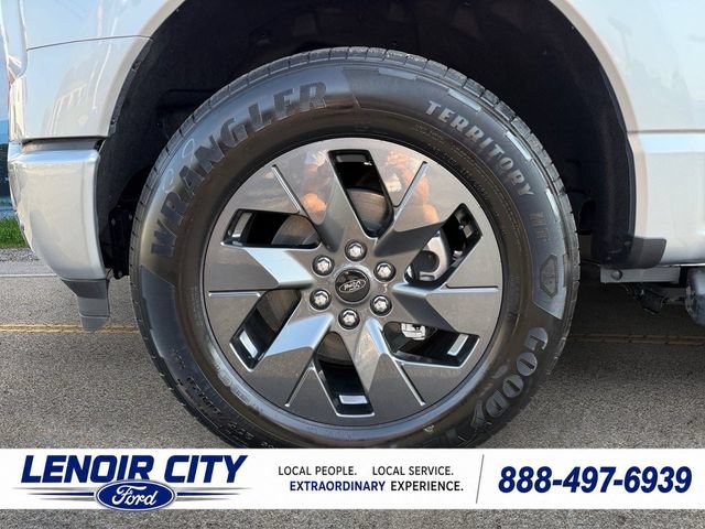 Certified 2025 Ford F150 Lightning Flash AWD/4WD image 9