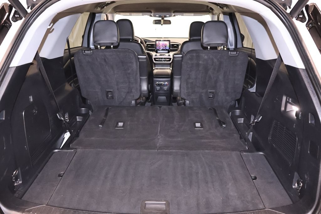 Certified 2023 Ford Explorer XLT w/ Equipment Group 202A AWD/4WD image 40
