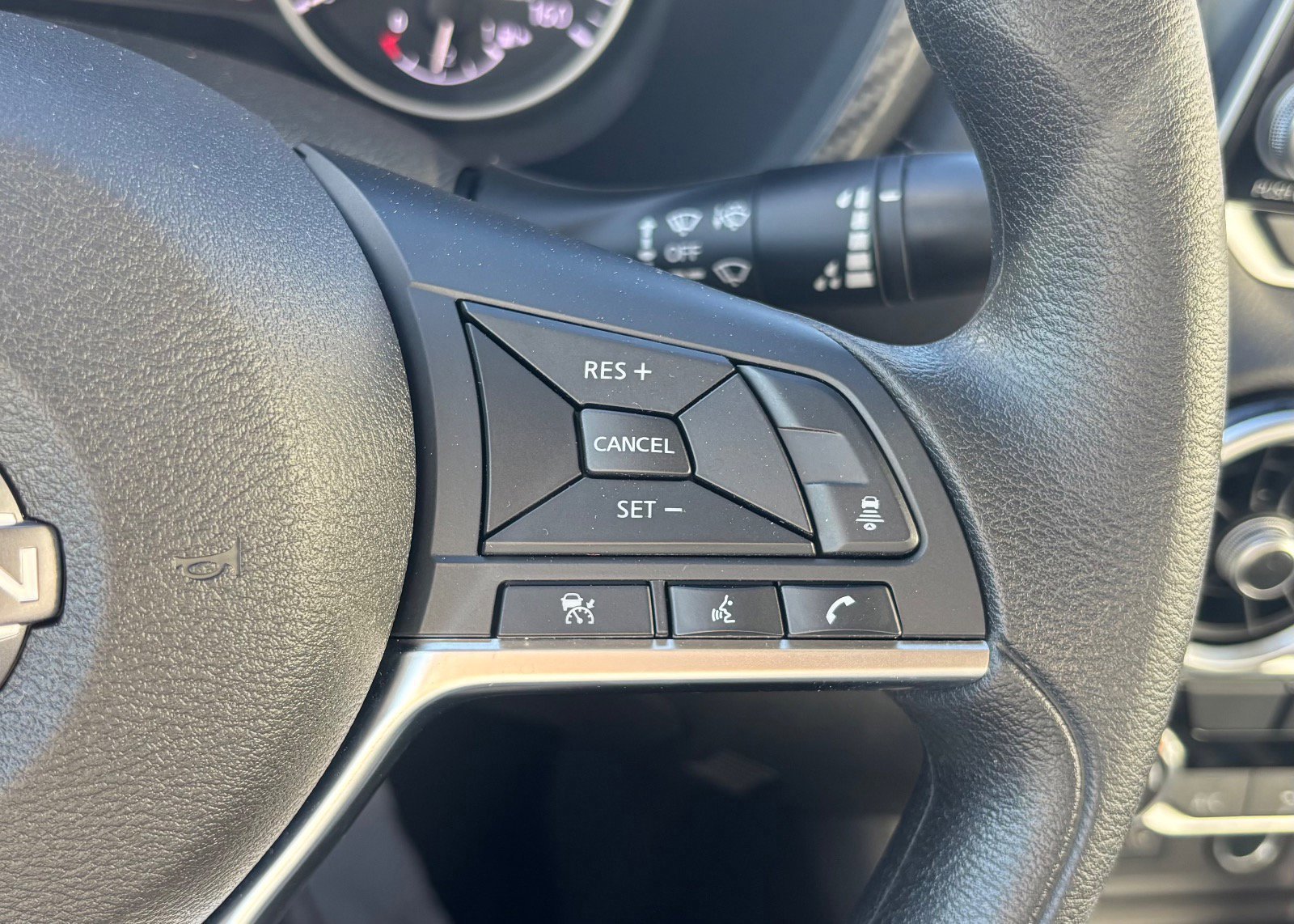 Used 2025 Nissan Sentra SV image 29