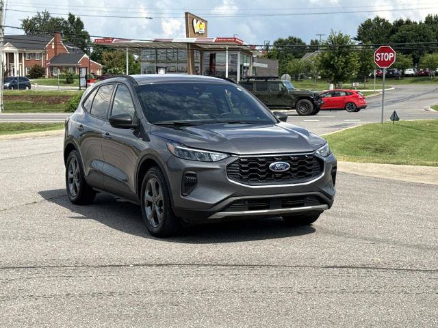 Certified 2025 Ford Escape ST-Line FWD image 3