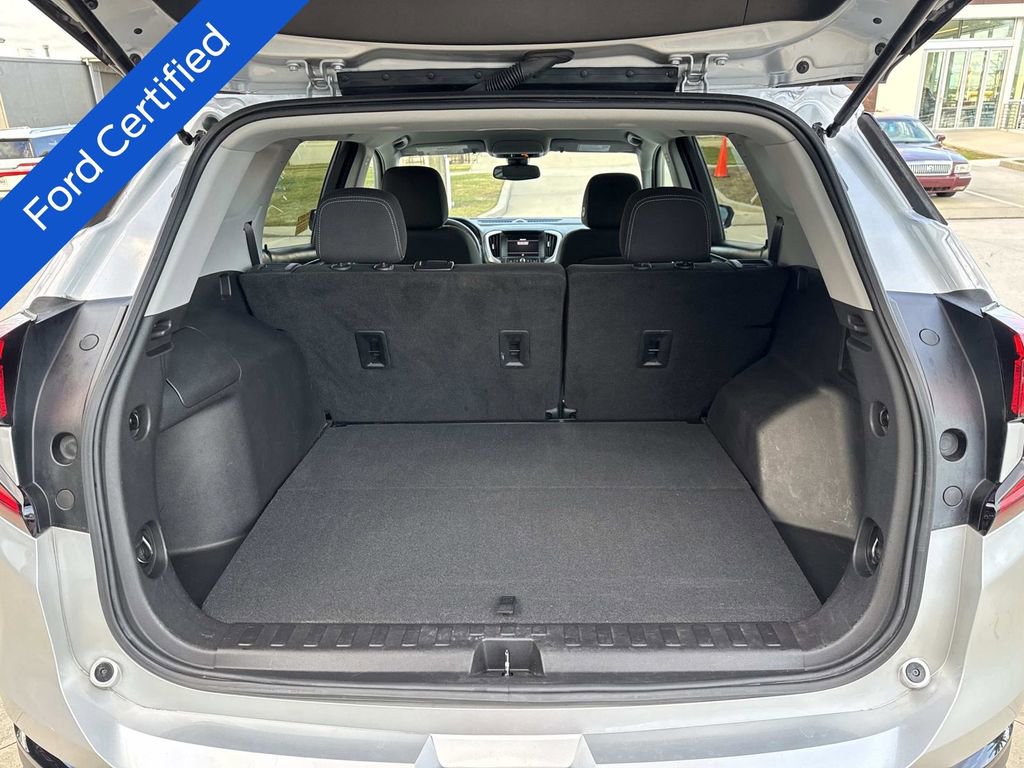 Used 2022 GMC Terrain SLE w/ Elevation Edition image 10