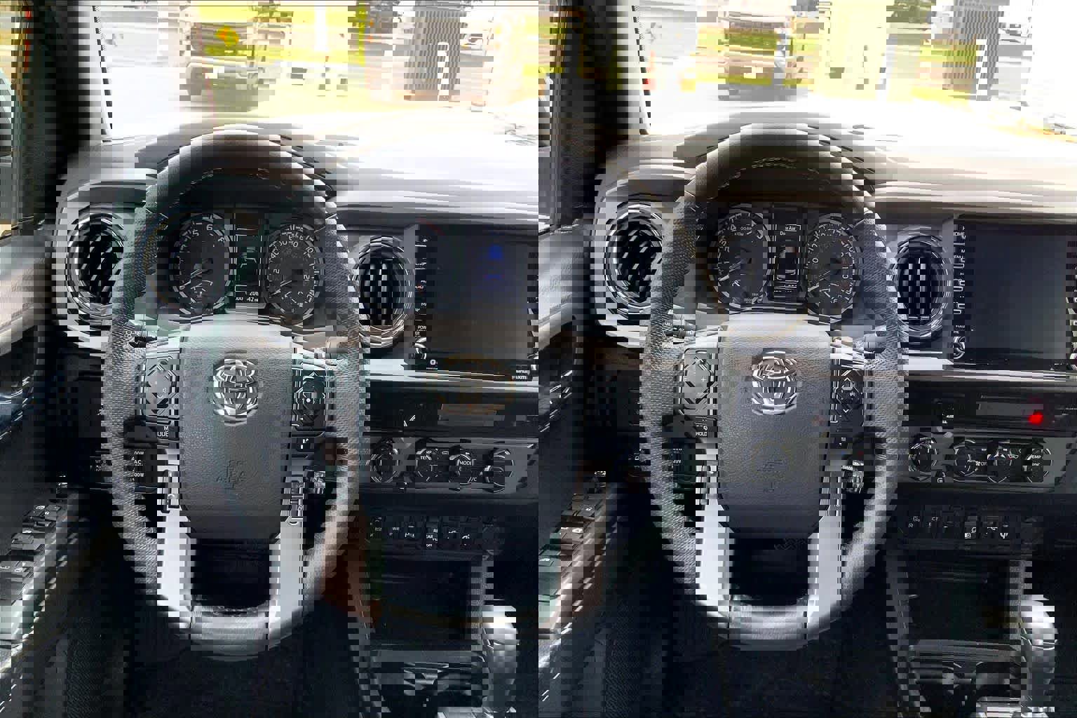 Used 2023 Toyota Tacoma TRD Sport w/ Technology Package image 8