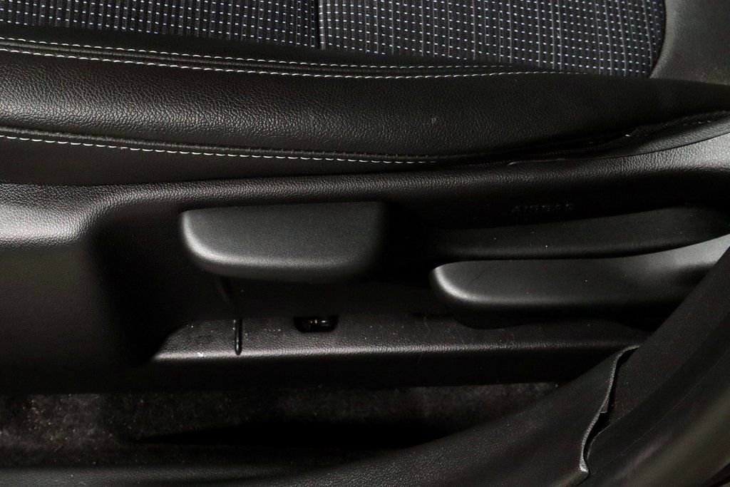 Used 2025 Buick Envista Preferred w/ Convenience II Package image 23