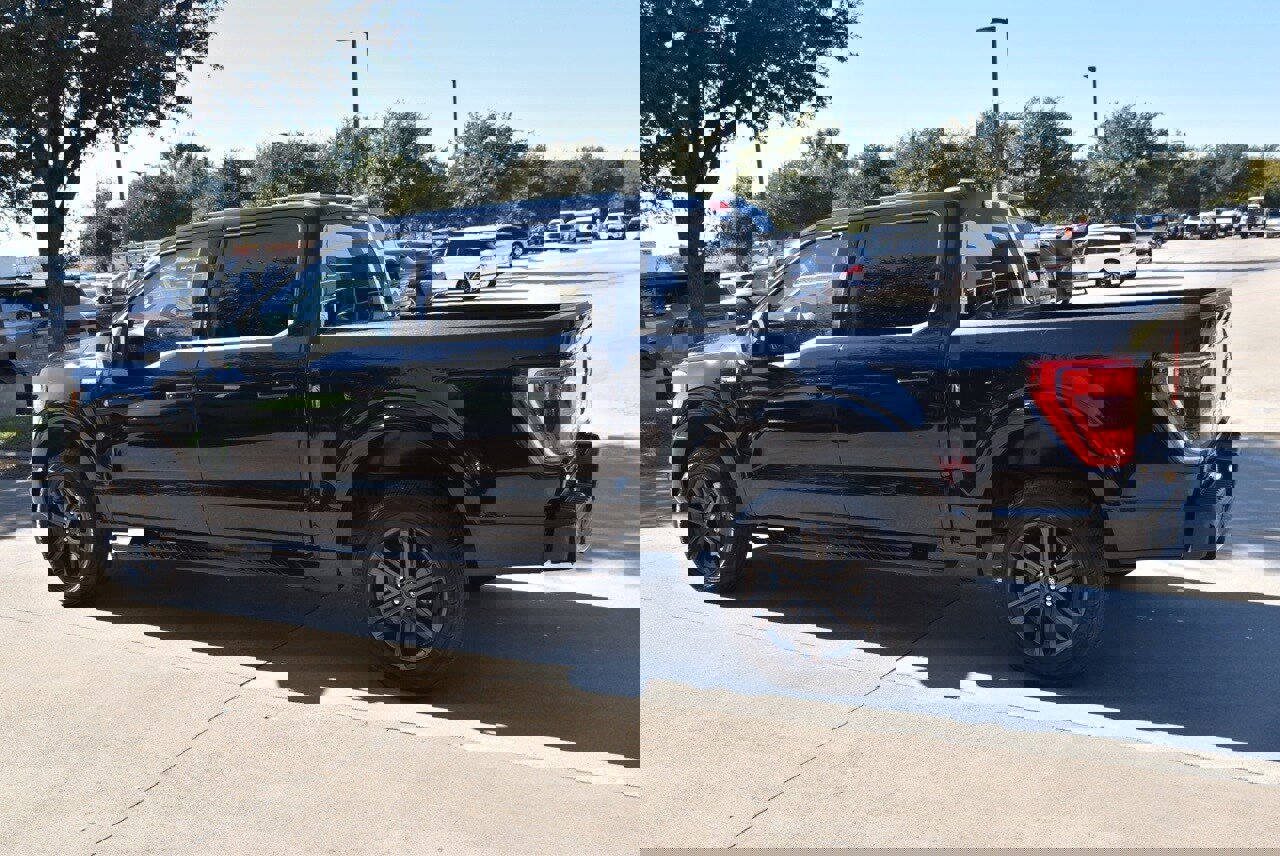 Certified 2022 Ford F150 XLT w/ Equipment Group 302A High image 11