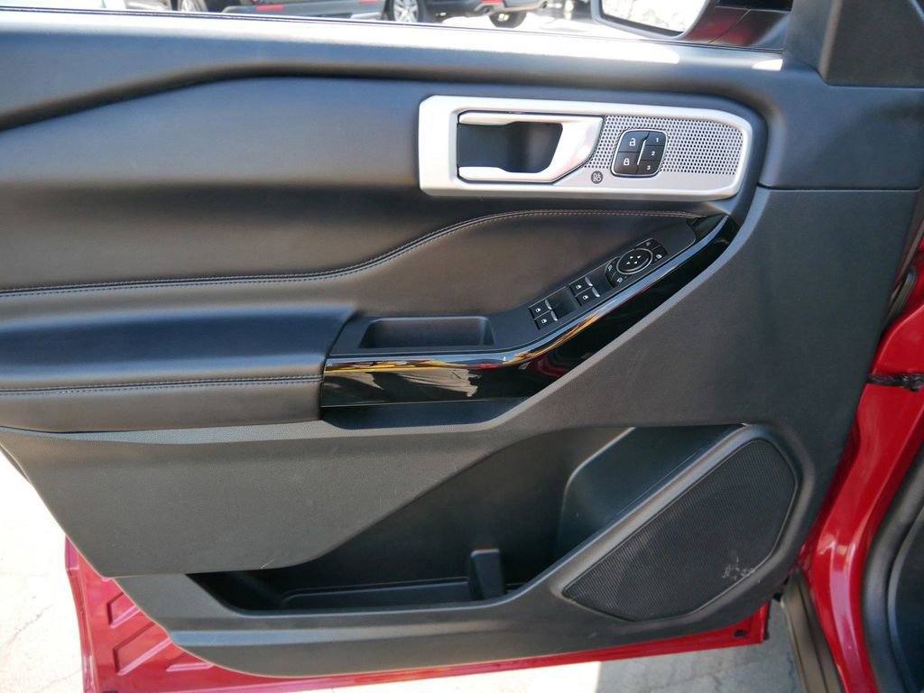 Certified 2023 Ford Explorer Platinum w/ Equipment Group 601A image 10