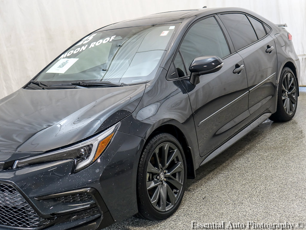 Used 2025 Toyota Corolla SE w/ SE Premium Package FWD image 4