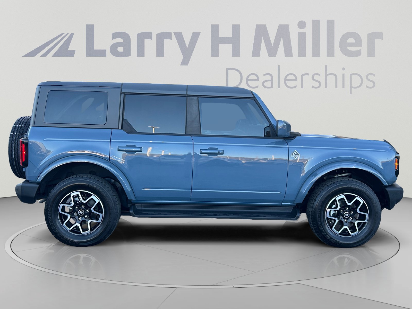 Certified 2025 Ford Bronco Outer Banks AWD/4WD image 6